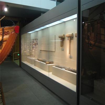 創(chuàng)新科技賦能，打造智能博物館新體驗(yàn)——隆城展示智能電動(dòng)平移展柜系統(tǒng)與專業(yè)平面設(shè)計(jì)服務(wù)